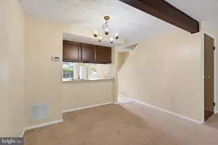 8284 Crestmont Cir, Springfield, VA 22153 - Photo 12