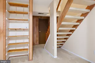 8284 Crestmont Cir, Springfield, VA 22153 - Photo 26