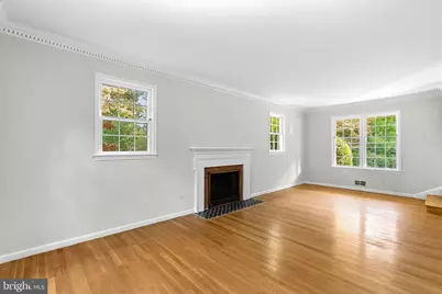 9200 Leamington Court, Fairfax, VA 22031 - Photo 4