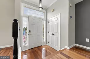 7024 Fieldhurst Ct, Alexandria, VA 22315 - Photo 2