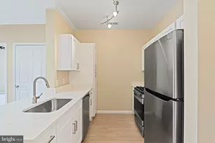 12954 Centre Park Cir, Herndon, VA 20171 - Photo 8