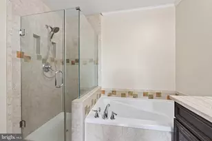 7024 Falls Reach Dr, Falls Church, VA 22043 - Photo 20