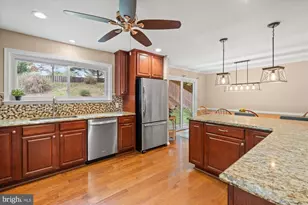 8138 Viola St, Springfield, VA 22152 - Photo 12