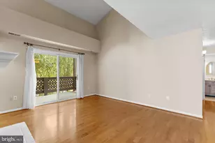 10131 Oakton Terrace Rd, Oakton, VA 22124 - Photo 6