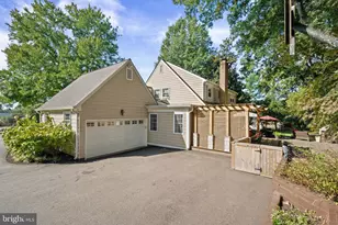 7609 Midday Ln, Alexandria, VA 22306 - Photo 2