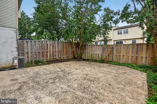 7988 Tyson Oaks Cir, Vienna, VA 22182 - Photo 18