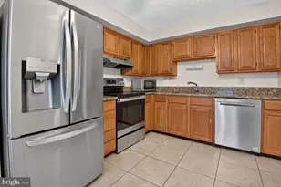 7988 Tyson Oaks Cir, Vienna, VA 22182 - Photo 8