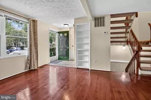 7988 Tyson Oaks Cir, Vienna, VA 22182 - Photo 2