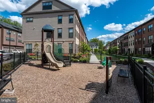 12558 Oviation Dr, Fairfax, VA 22033 - Photo 52