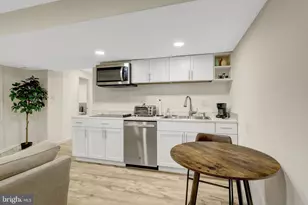 756 Applewood Ln, Great Falls, VA 22066 - Photo 34