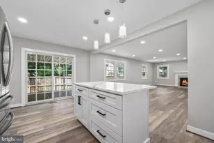 12811 Madeley Ct, Fairfax, VA 22033 - Photo 14