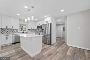 12811 Madeley Ct, Fairfax, VA 22033 - Photo 10