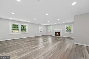 12811 Madeley Ct, Fairfax, VA 22033 - Photo 4