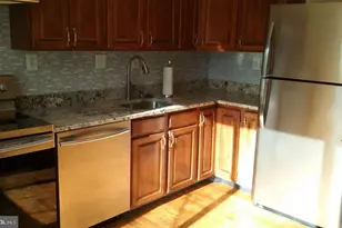 6010 Timber Hollow Ln, Springfield, VA 22152 - Photo 10