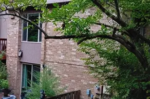 6010 Timber Hollow Ln, Springfield, VA 22152 - Photo 4