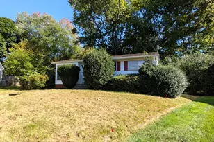 1412 Patrick Cir SW, Vienna, VA 22180 - Photo 2