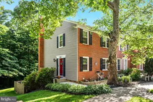 5201 Lonsdale Dr, Springfield, VA 22151 - Photo 2