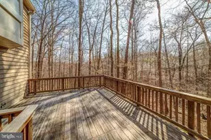 7679 Green Garland Dr, Springfield, VA 22153 - Photo 34