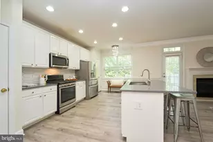 13538 Davinci Ln, Herndon, VA 20171 - Photo 4