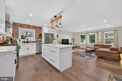 1107 Hillcrest Drive SW, Vienna, VA 22180 - Photo 10