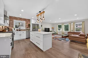 1107 Hillcrest Dr SW, Vienna, VA 22180 - Photo 10
