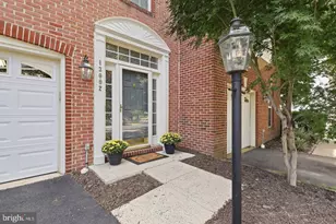13002 Park Crescent Cir, Herndon, VA 20171 - Photo 2