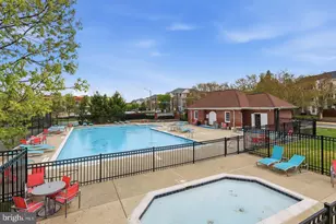 13002 Park Crescent Cir, Herndon, VA 20171 - Photo 28