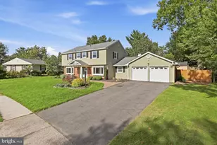 4111 Meadow Hill Ln, Fairfax, VA 22033 - Photo 2