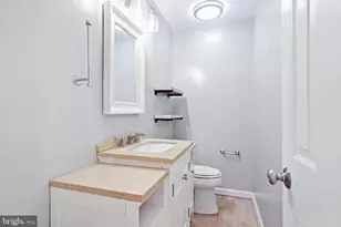 4111 Meadow Hill Ln, Fairfax, VA 22033 - Photo 20