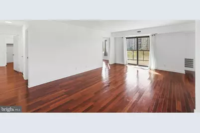 8380 Greensboro Drive #607, McLean, VA 22102 - Photo 4