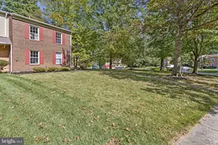 6401 Old Scotts Ct, Springfield, VA 22152 - Photo 2