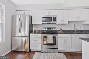 6401 Old Scotts Ct, Springfield, VA 22152 - Photo 4