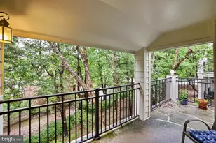 1369 Garden Wall Cir, Reston, VA 20194 - Photo 22