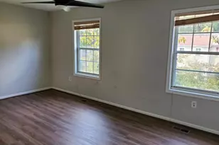 9847 Oakdale Woods Ct, Vienna, VA 22181 - Photo 2