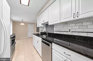 12339 Folkstone Dr, Herndon, VA 20171 - Photo 12