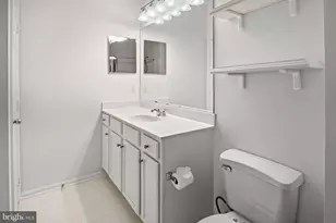 1511 N N Point Dr, Reston, VA 20194 - Photo 16