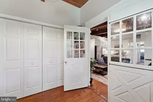 4937 Americana Dr, Annandale, VA 22003 - Photo 8
