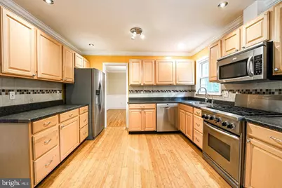 7212 Hadlow Drive, Springfield, VA 22152 - Photo 4