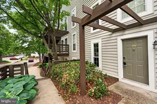 10146 Oakton Terrace Rd, Oakton, VA 22124 - Photo 4