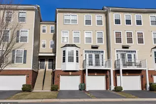 13536 Davinci Ln, Herndon, VA 20171 - Photo 1