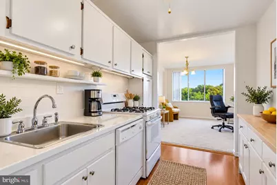 6641 Wakefield Drive #711, Alexandria, VA 22307 - Photo 4