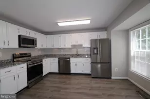 2989 Braxton Wood Ct, Fairfax, VA 22031 - Photo 4