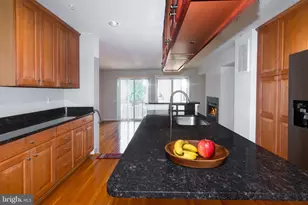 9657 Cedar Farm Cir, Fairfax, VA 22031 - Photo 16
