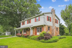 1110 Anesbury Ct, Alexandria, VA 22308 - Photo 2