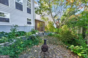 7202 Gray Heights Ct, Alexandria, VA 22315 - Photo 10