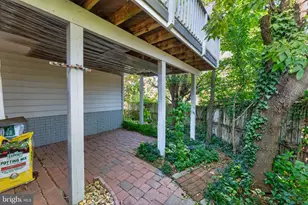 7202 Gray Heights Ct, Alexandria, VA 22315 - Photo 8