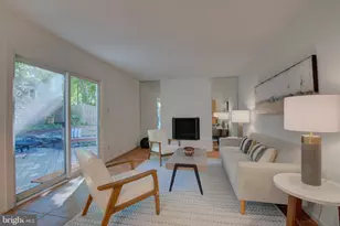 12040 Heather Down Dr, Herndon, VA 20170 - Photo 10