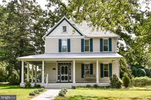 2415 Sandburg St, Dunn Loring, VA 22027 - Photo 2