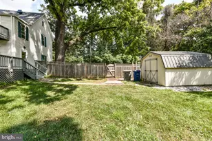 2415 Sandburg St, Dunn Loring, VA 22027 - Photo 32
