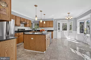 13708 Pitkin Ct, Chantilly, VA 20151 - Photo 10